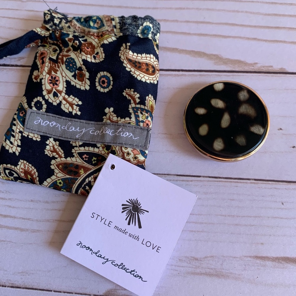 Noonday Collection Horn Phone grip